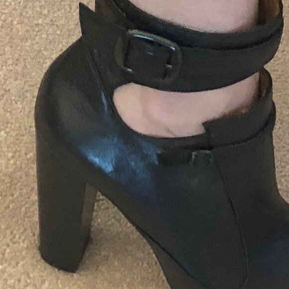 Black Modern Vintage Leather Platform Heels / Ankle Booties with Buckle, Size 38 - Picture 10 of 10